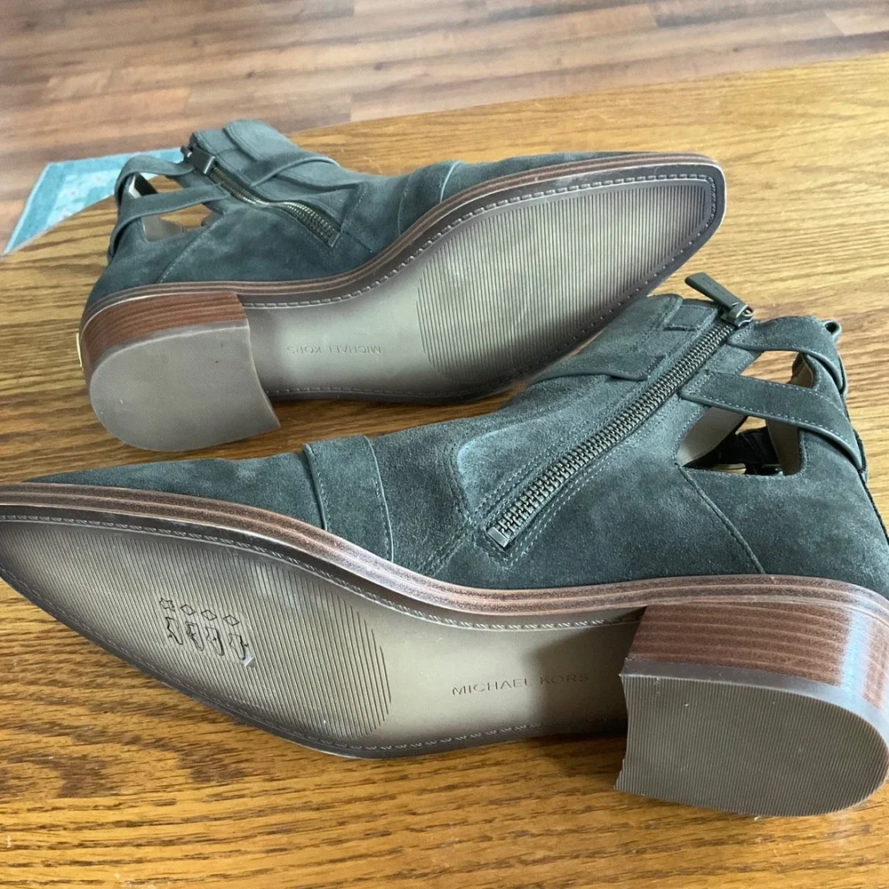 Michael Kors Western Boho Ankle Boots‎ Women 8M Olive Green Suede Buckle Cutout